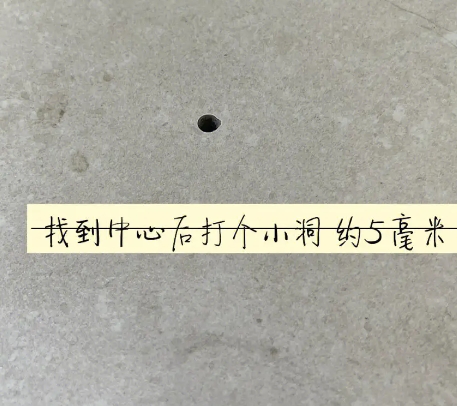 柞水瓷砖空鼓维修公司专业解答在瓷砖铺贴过程中，如果砂料搅拌不均匀，将会带来以下问题